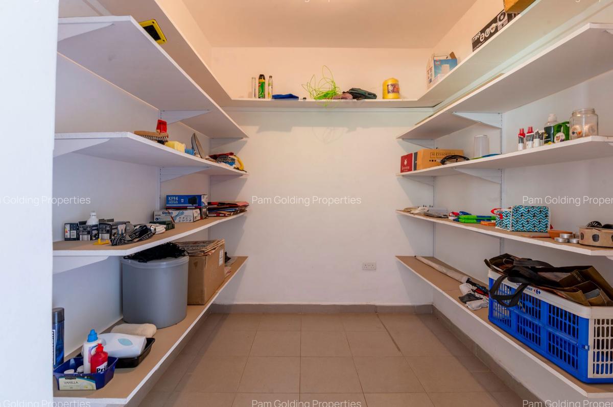 5 Bed House with En Suite in Karen - 7