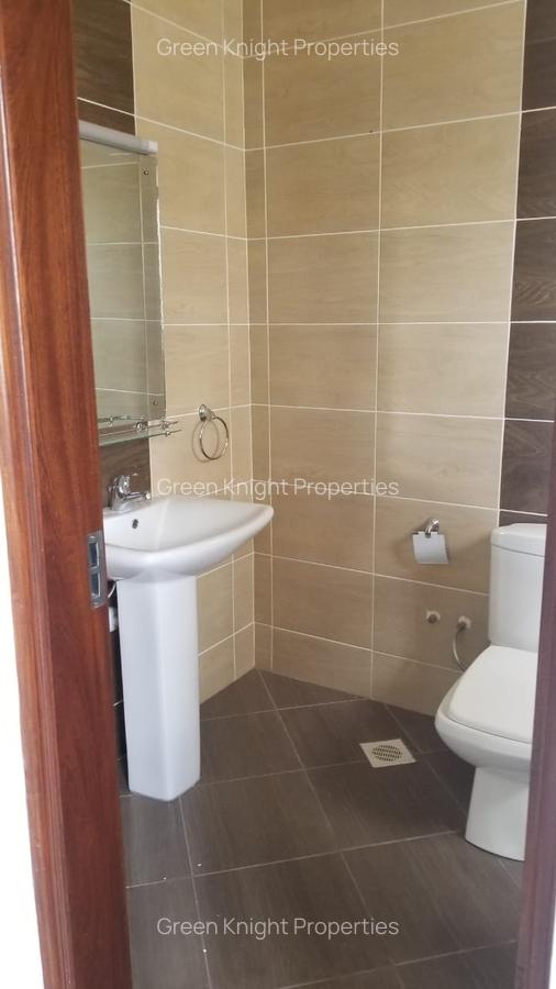 Serviced 2 Bed Apartment with En Suite in Westlands Area - 6