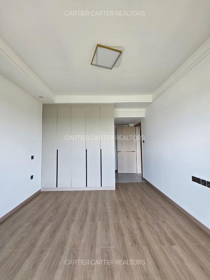 Serviced 2 Bed Apartment with En Suite in Brookside - 2