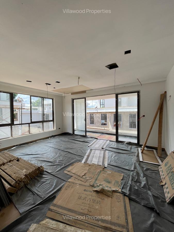 5 Bed Villa with En Suite in Kyuna - 4