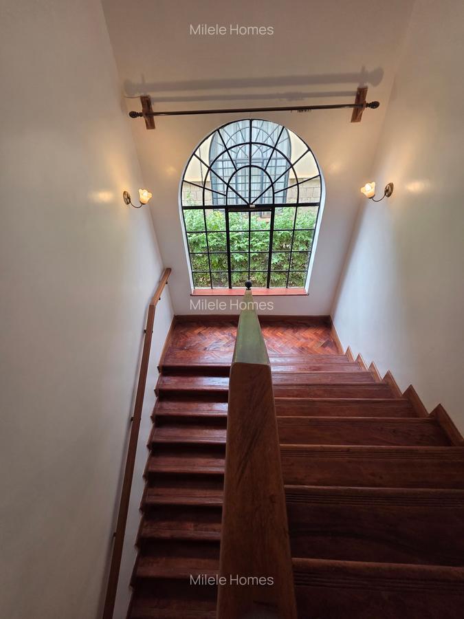 5 Bed Townhouse with En Suite in Kitisuru - 11