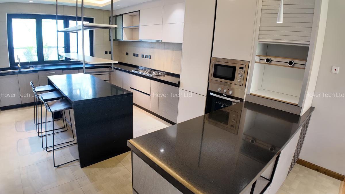 5 Bed Villa with En Suite in Lavington - 12