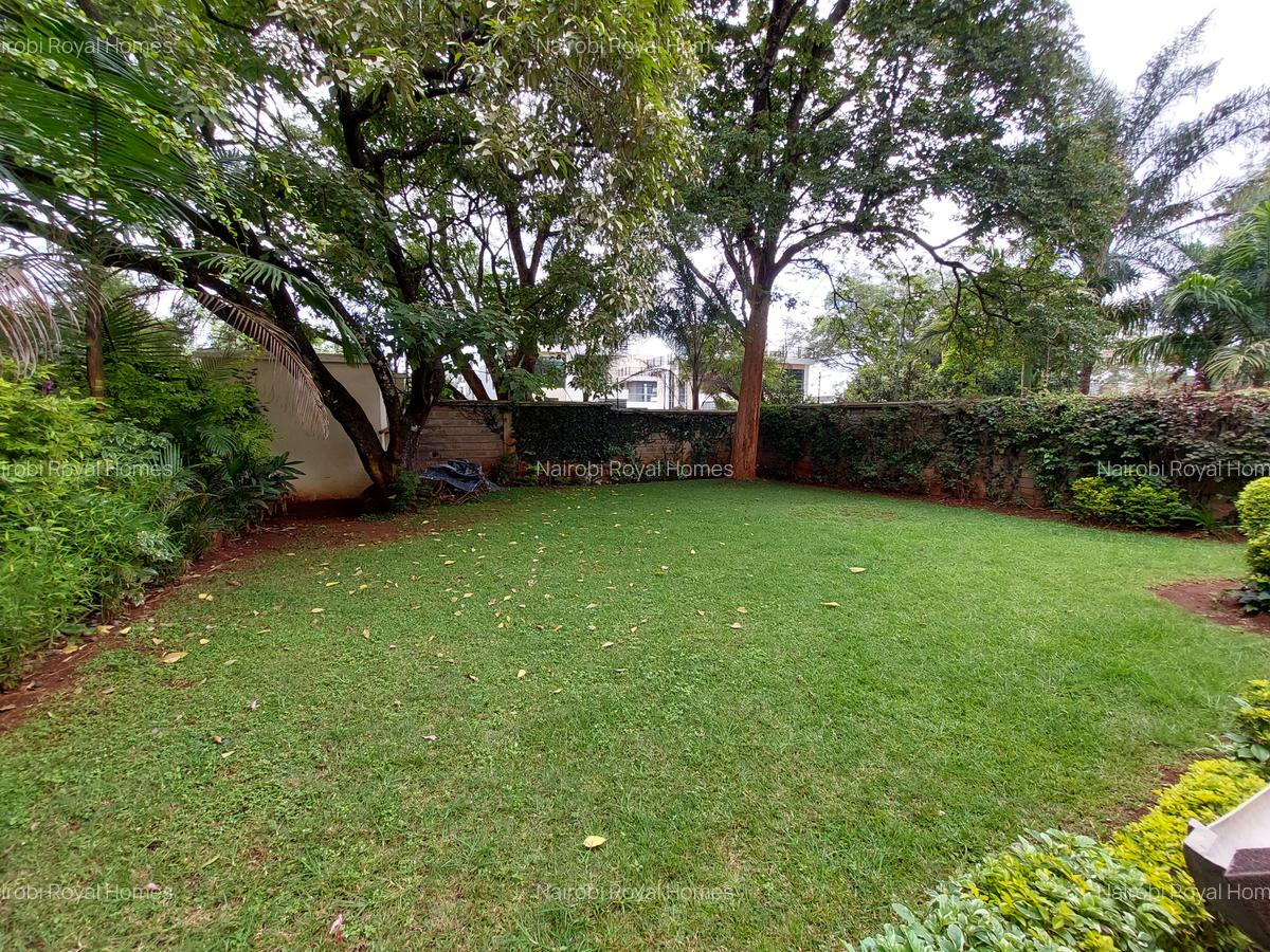 5 Bed Townhouse with En Suite at Lavington Road - 6