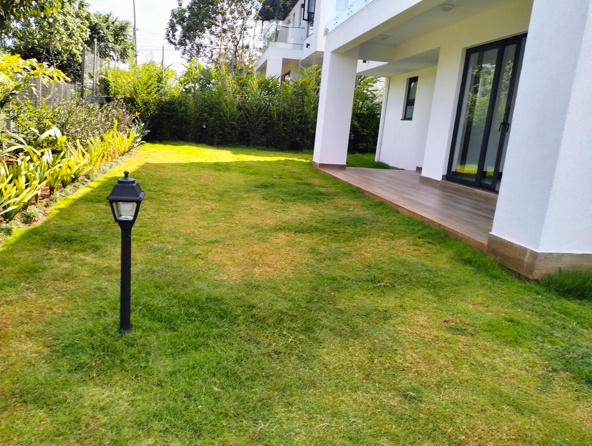 5 Bed Townhouse with En Suite in Kitisuru - 1