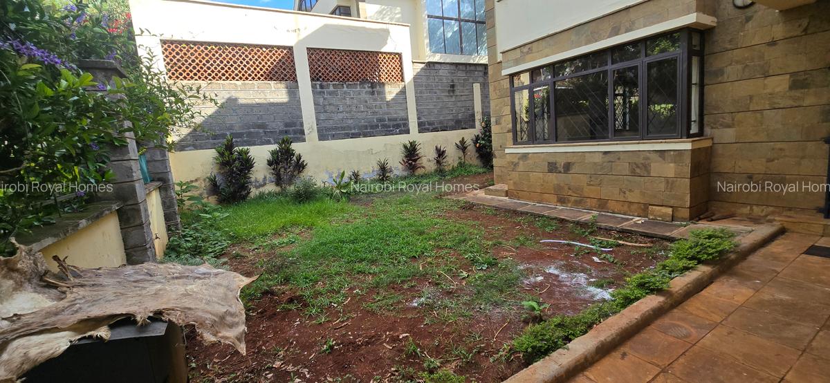 5 Bed Townhouse with En Suite at Lavington Road - 6
