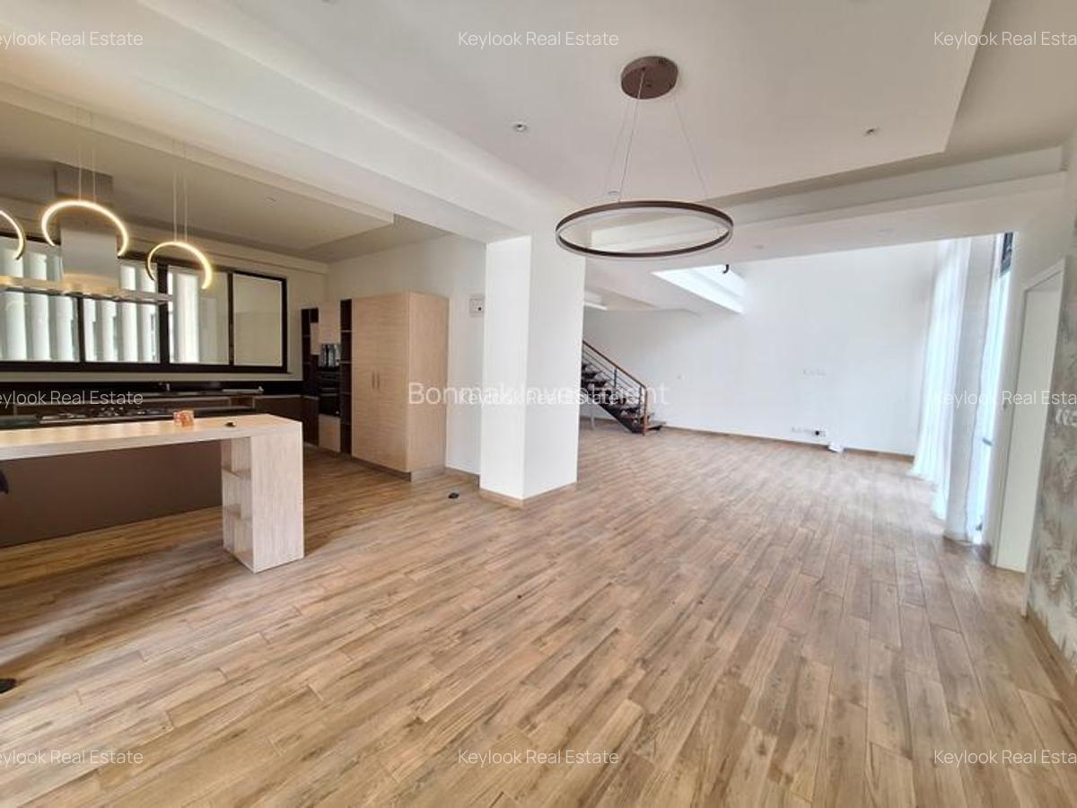 3 Bed Apartment with En Suite at Riverside Drive - 4