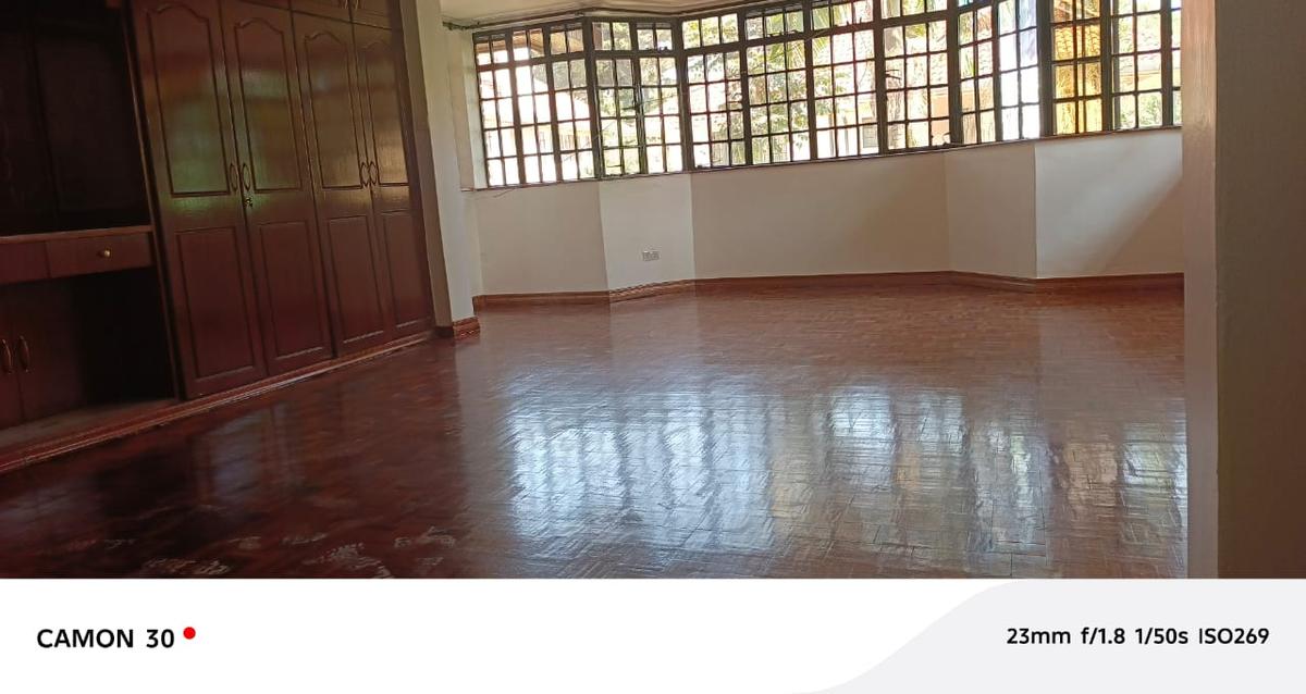 5 Bed Townhouse with En Suite in Lavington - 7
