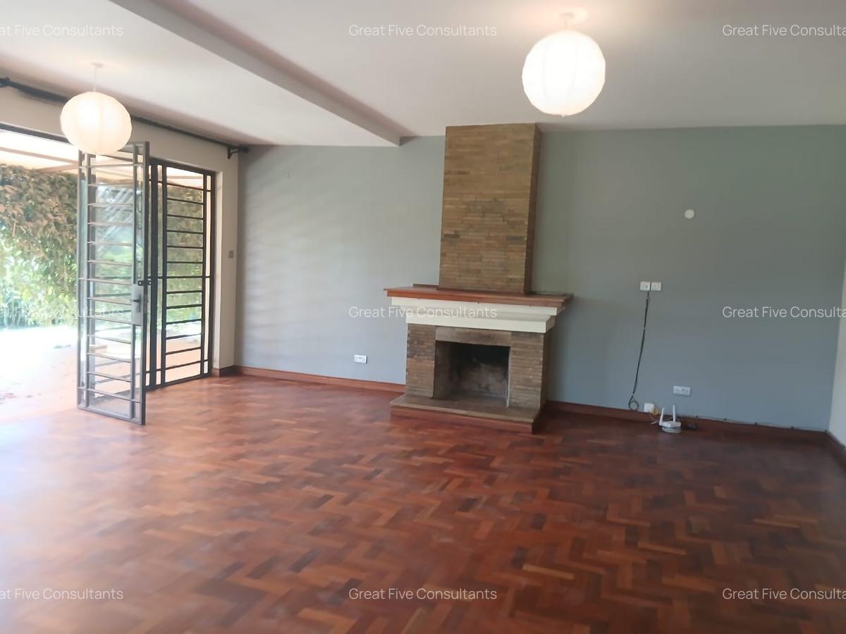 5 Bed Villa with En Suite in Westlands Area - 4