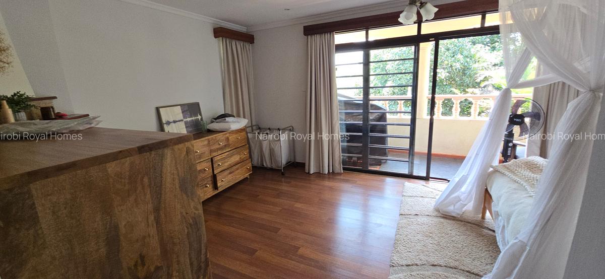 4 Bed House with En Suite at Rosslyn Heghts - 12