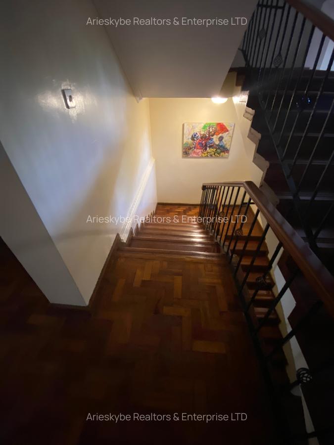 5 Bed Villa with En Suite in Runda - 10