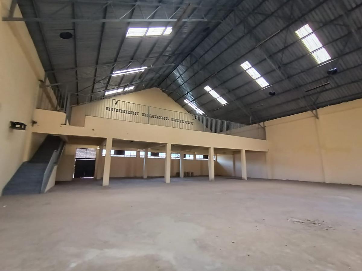 8,700 ft² Warehouse with Parking in Ruaraka - 5