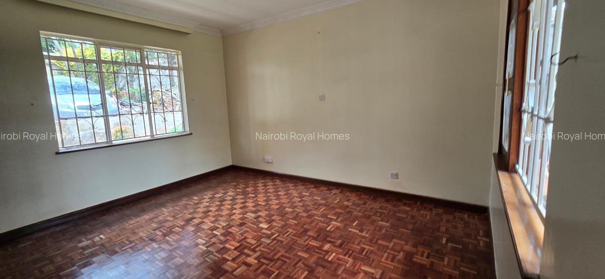 5 Bed House with En Suite at Mimosa Drive - 11