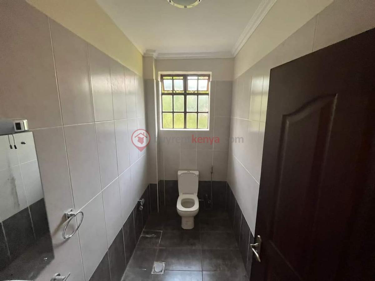4 Bed Townhouse with En Suite in Rosslyn - 17
