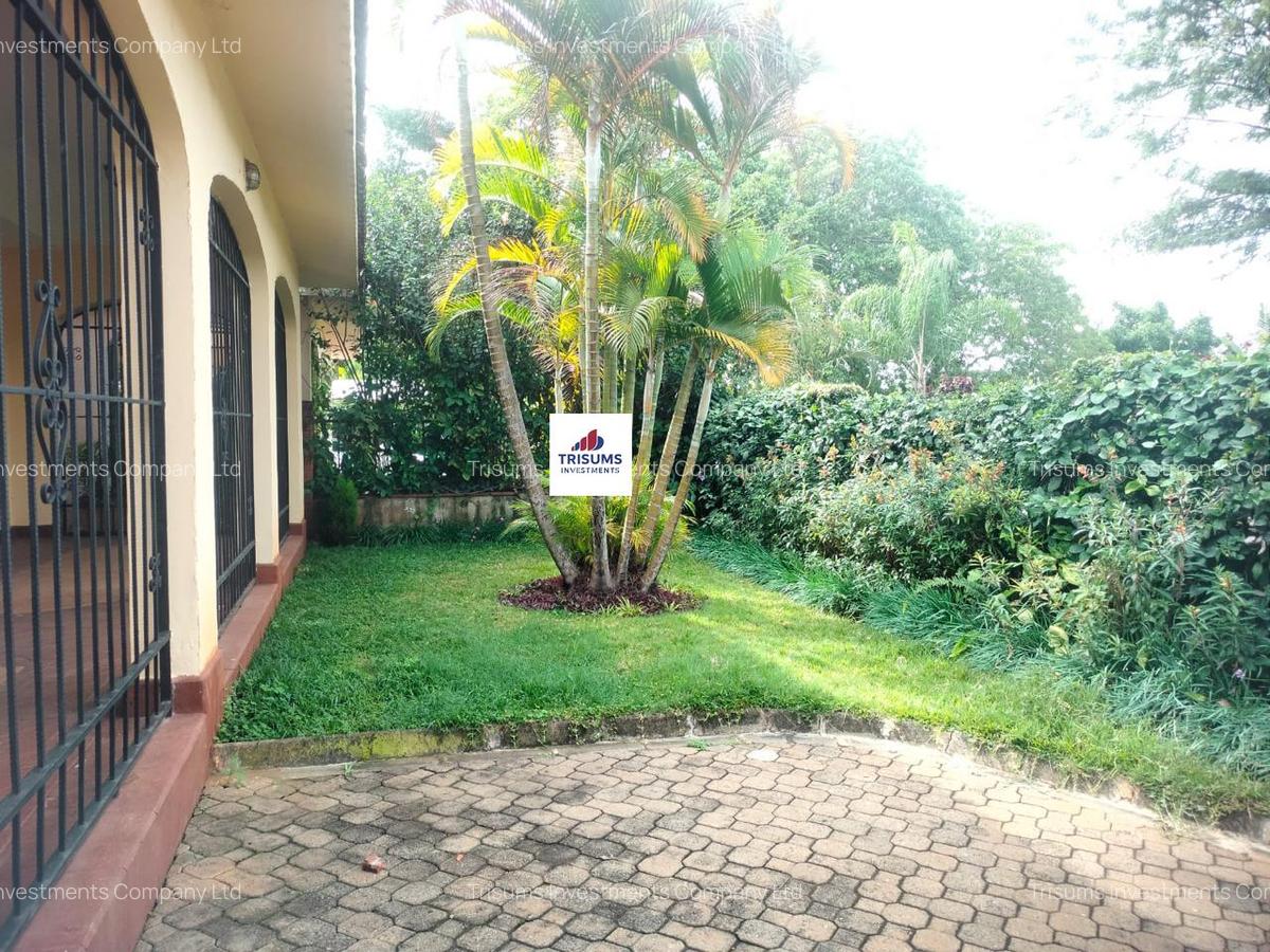 4 Bed Townhouse with En Suite in Westlands Area - 1