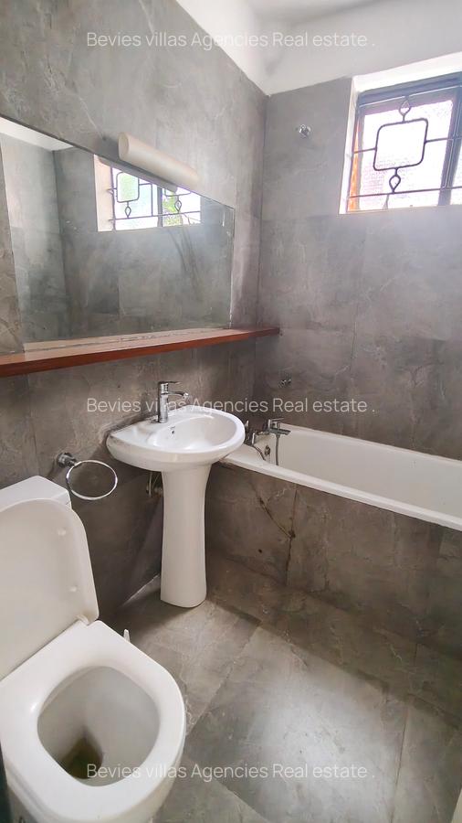 4 Bed House with En Suite at Lavington - 16