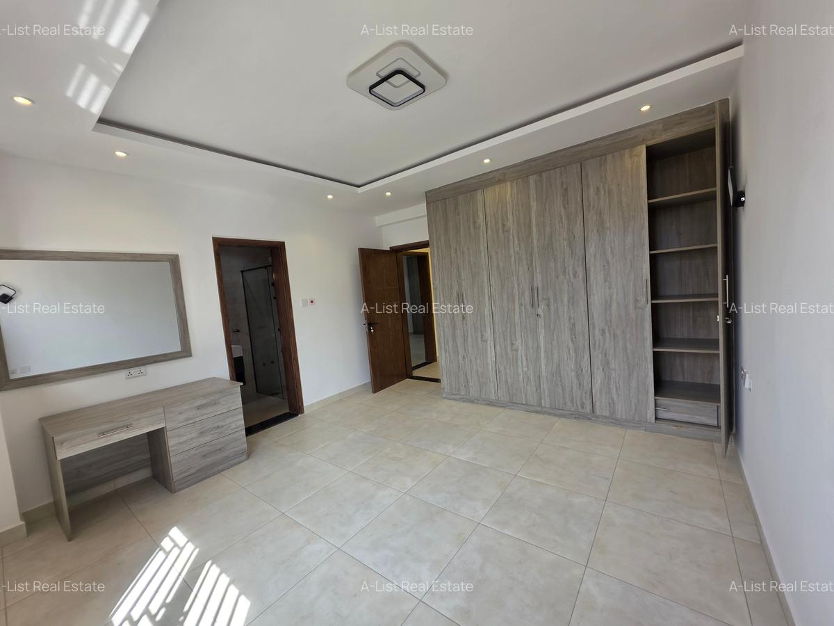 Serviced 4 Bed Apartment with En Suite at 2Nd Parklands - 16