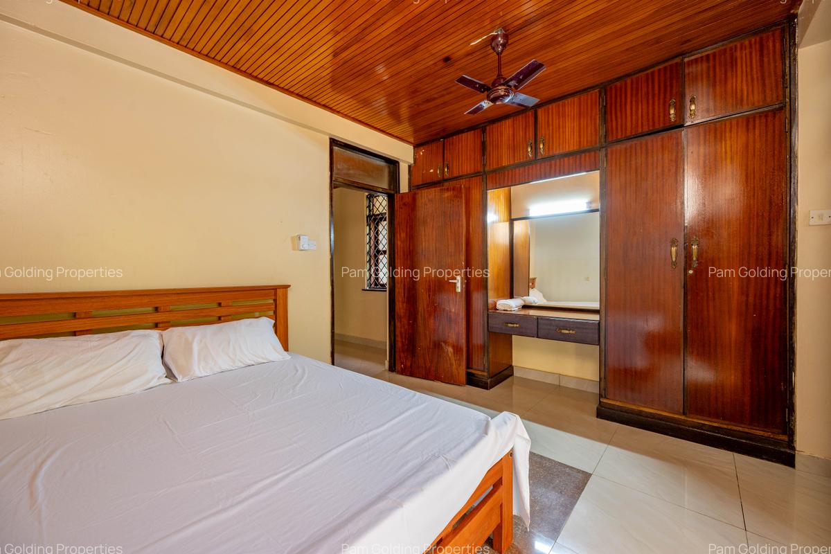 5 Bed Townhouse at Beach Road - 14