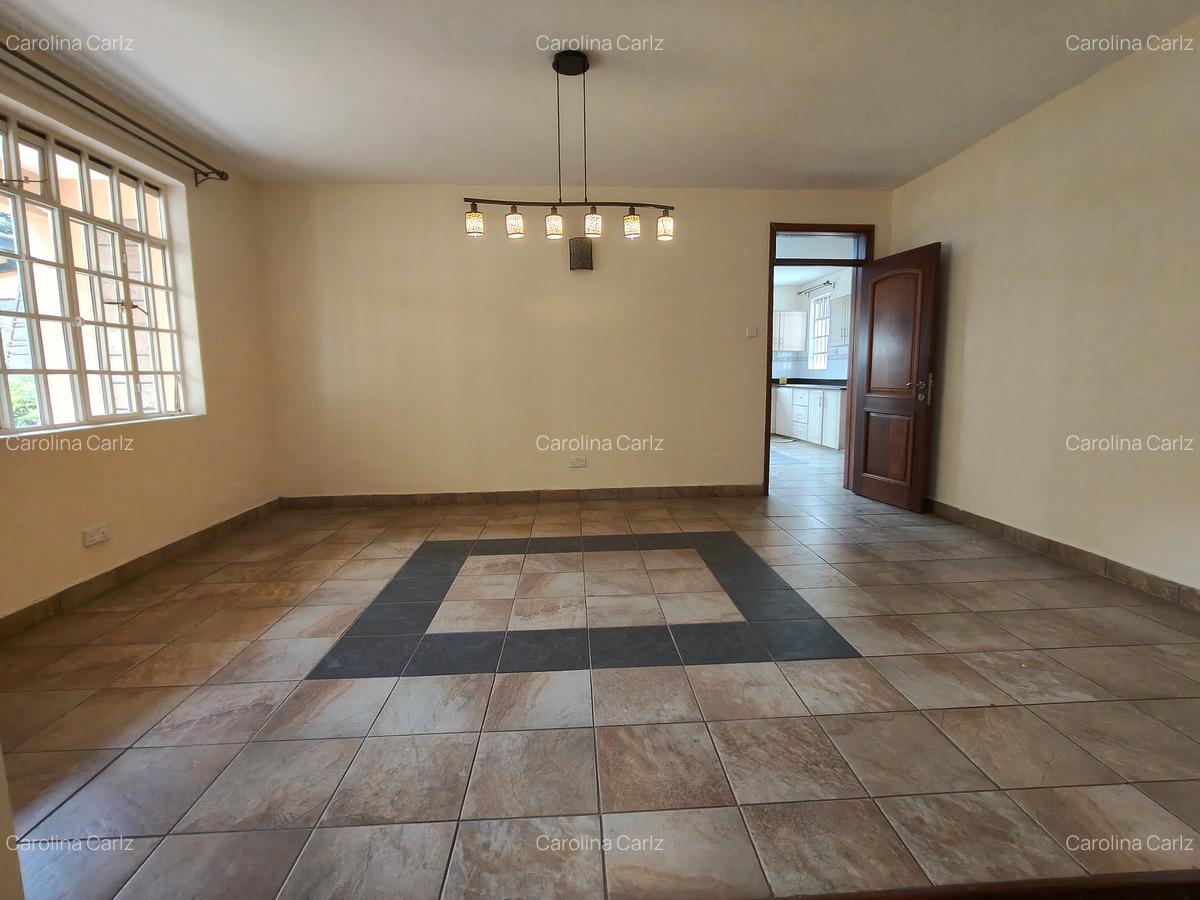 4 Bed House with En Suite at Rosslyn Lone Tree - 5