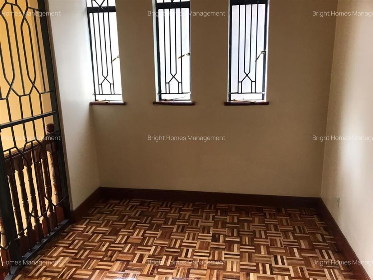 4 Bed Townhouse with En Suite in Lavington - 12