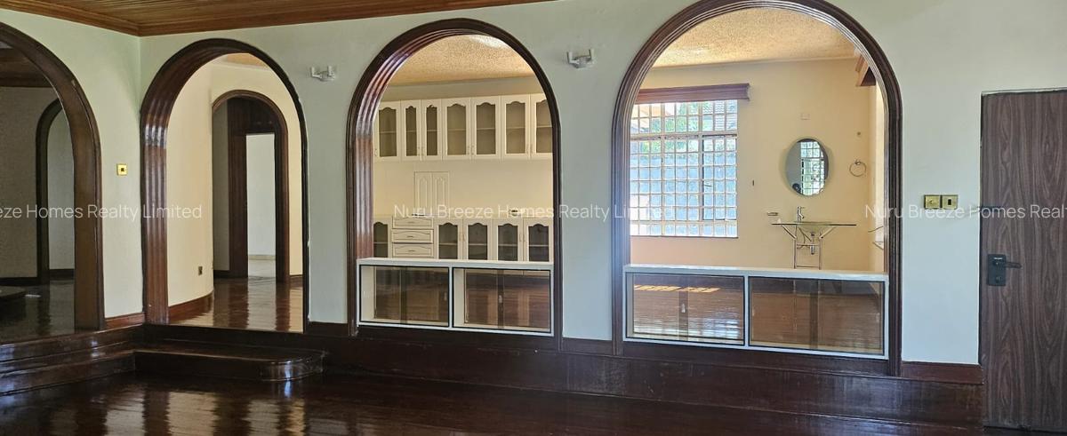 5 Bed House with En Suite in Runda - 9