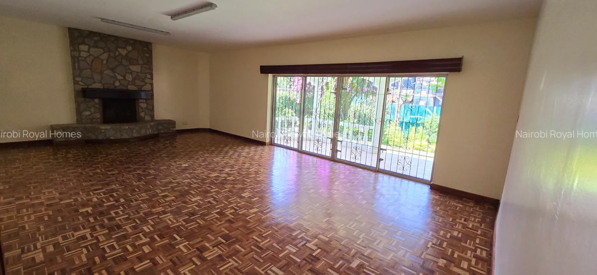 Commercial Property with Service Charge Included at Un Crescent - 17
