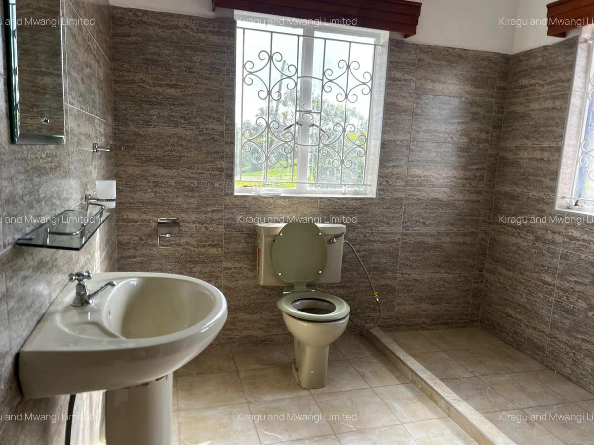 3 Bed House with Garden at Cianda - 11