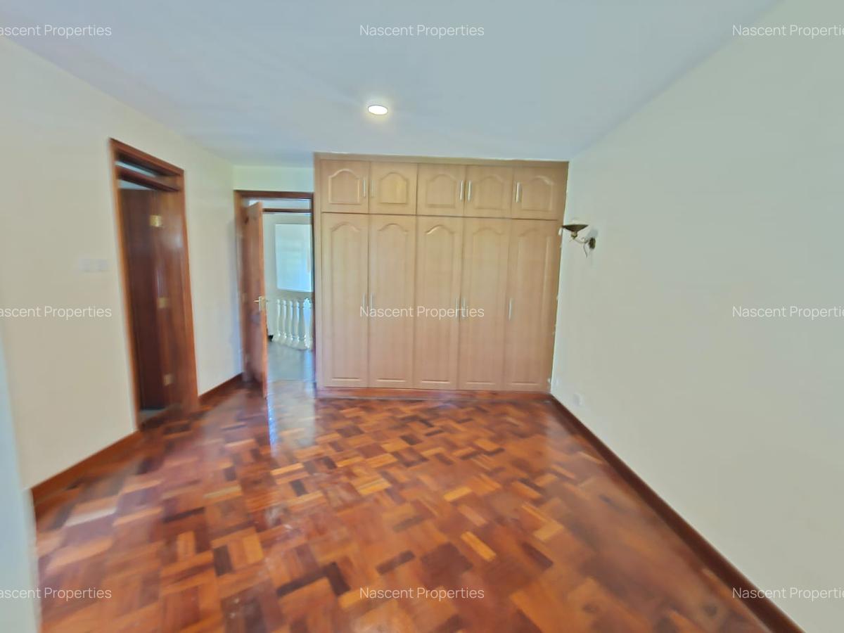 4 Bed House with En Suite in Runda - 9