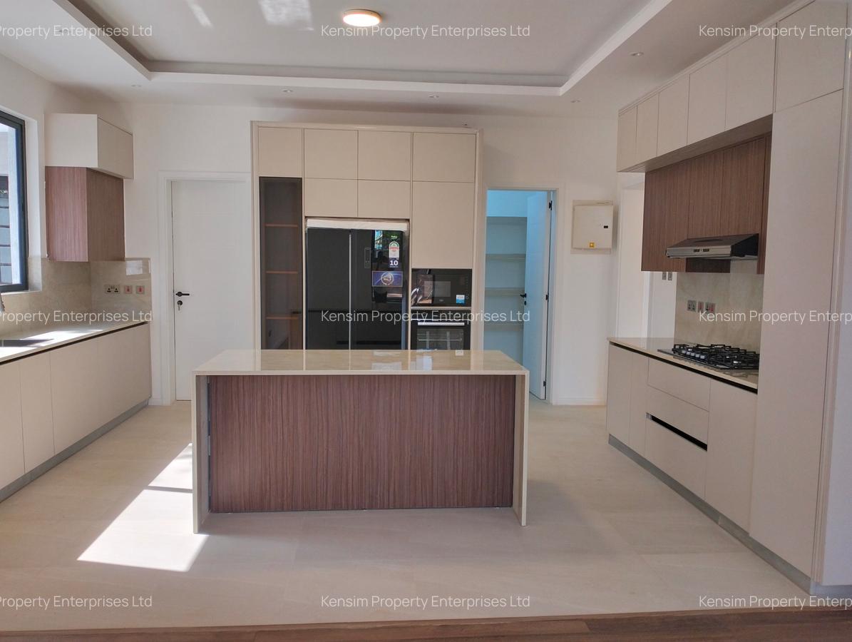 5 Bed Townhouse with En Suite in Lavington - 20