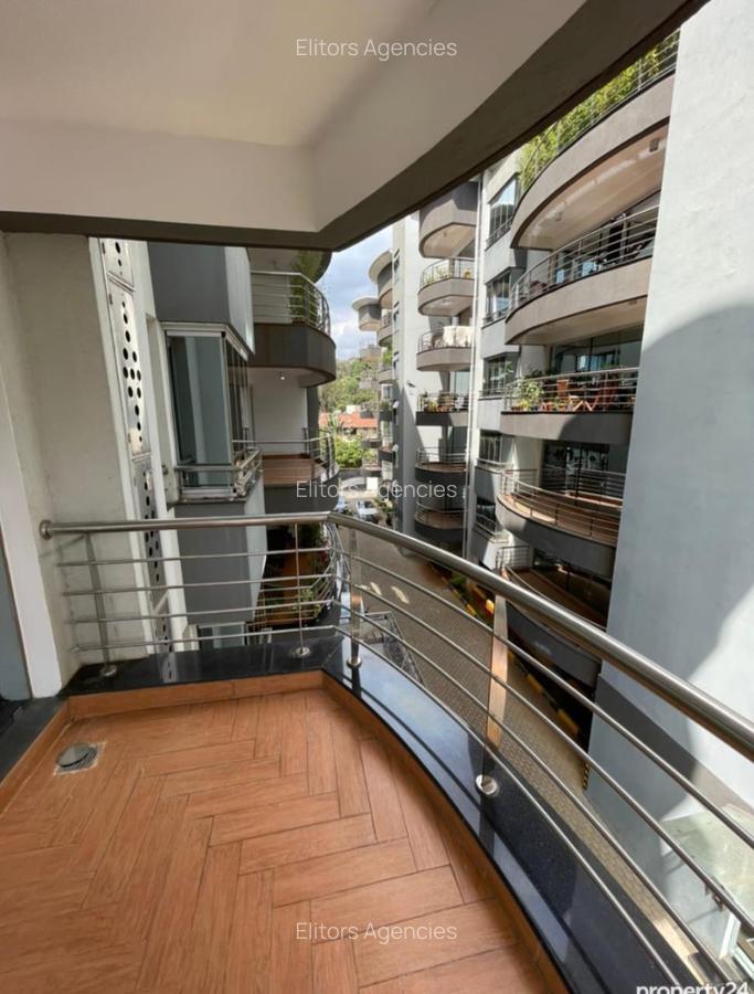 3 Bed Apartment with En Suite at Riverside Drive - 2