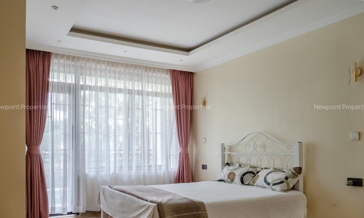 7 Bed House with En Suite in Karen - 3