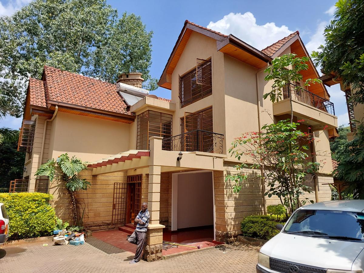 5 Bed Townhouse with En Suite at Off Convent Drive 44 - 18