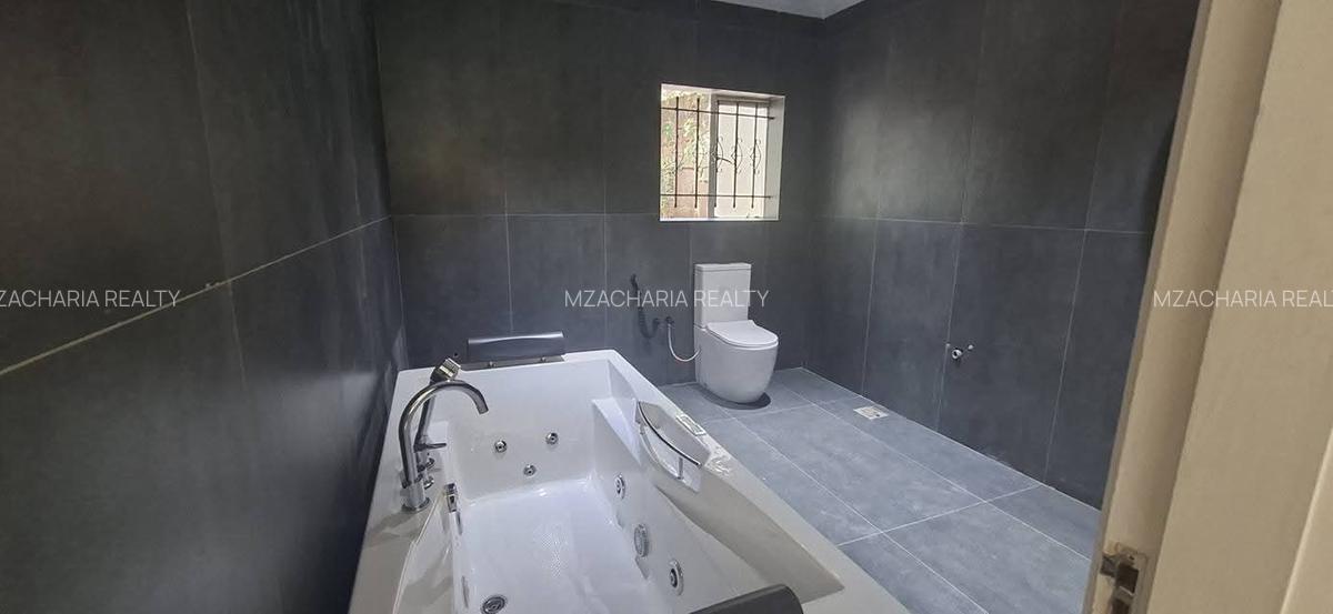 4 Bed House with En Suite in Muthaiga - 12