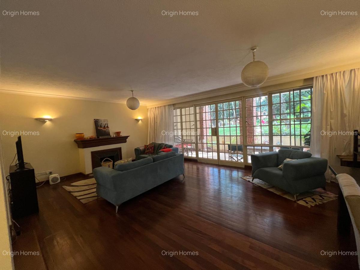 3 Bed Apartment with En Suite at Riverside Drive - 8