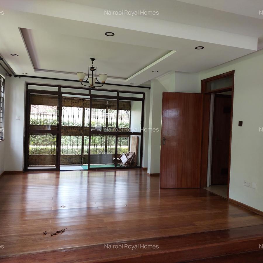 5 Bed Townhouse with En Suite at Lavington Convent Drive - 14