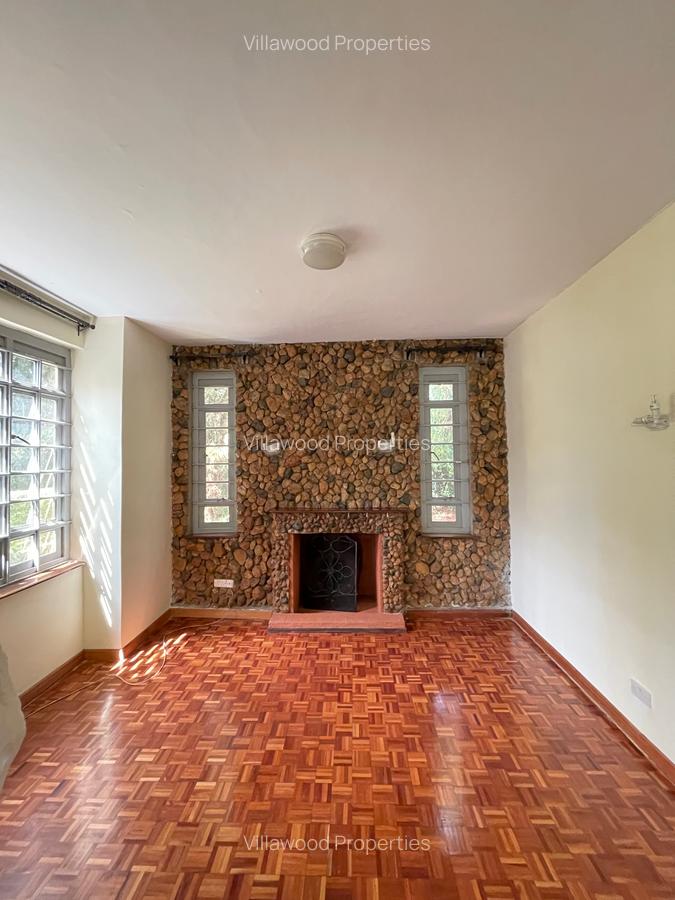 7 Bed Villa with En Suite in Runda - 4