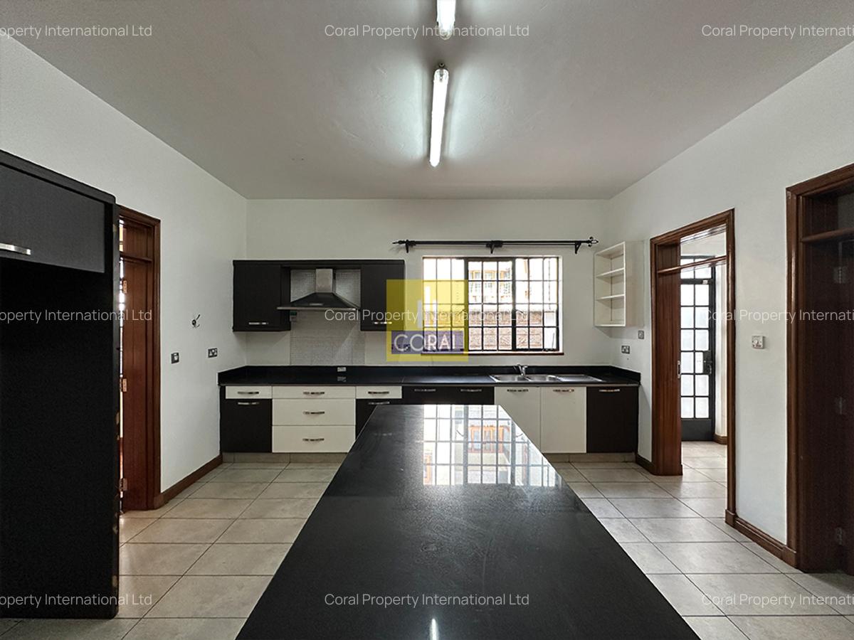 5 Bed Townhouse in Lavington - 3