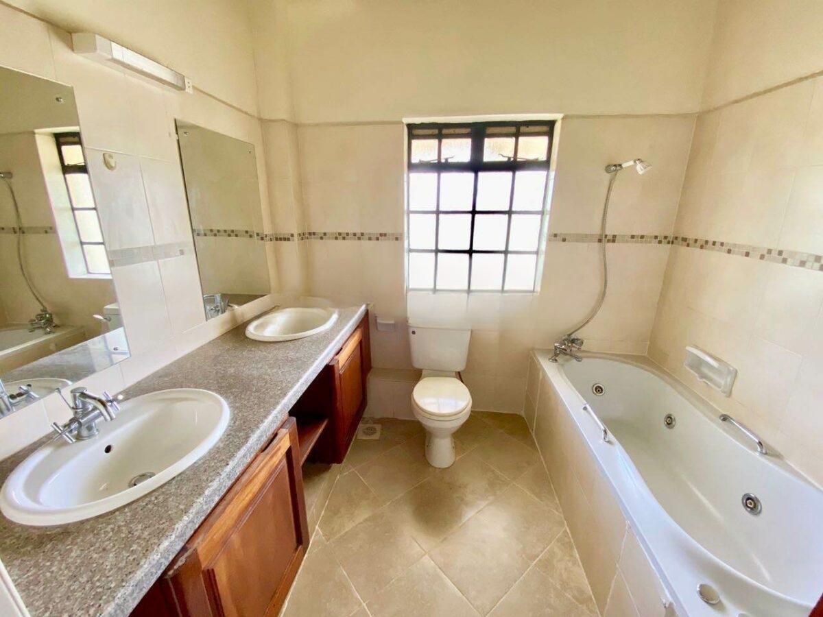 4 Bed Apartment with En Suite in Lavington - 7