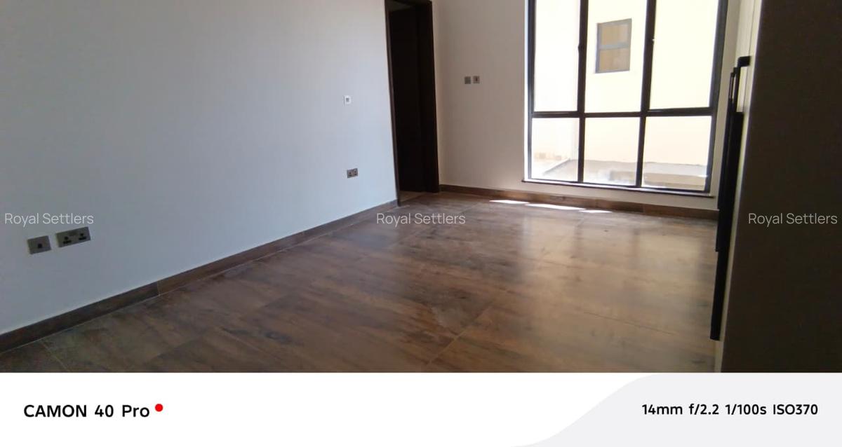 3 Bed Apartment with En Suite at Brookside Groove - 14