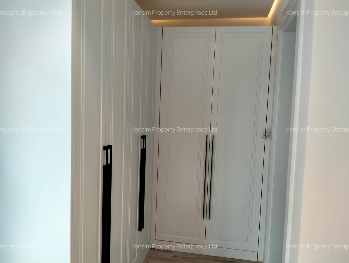 5 Bed Townhouse with En Suite in Lavington - 18