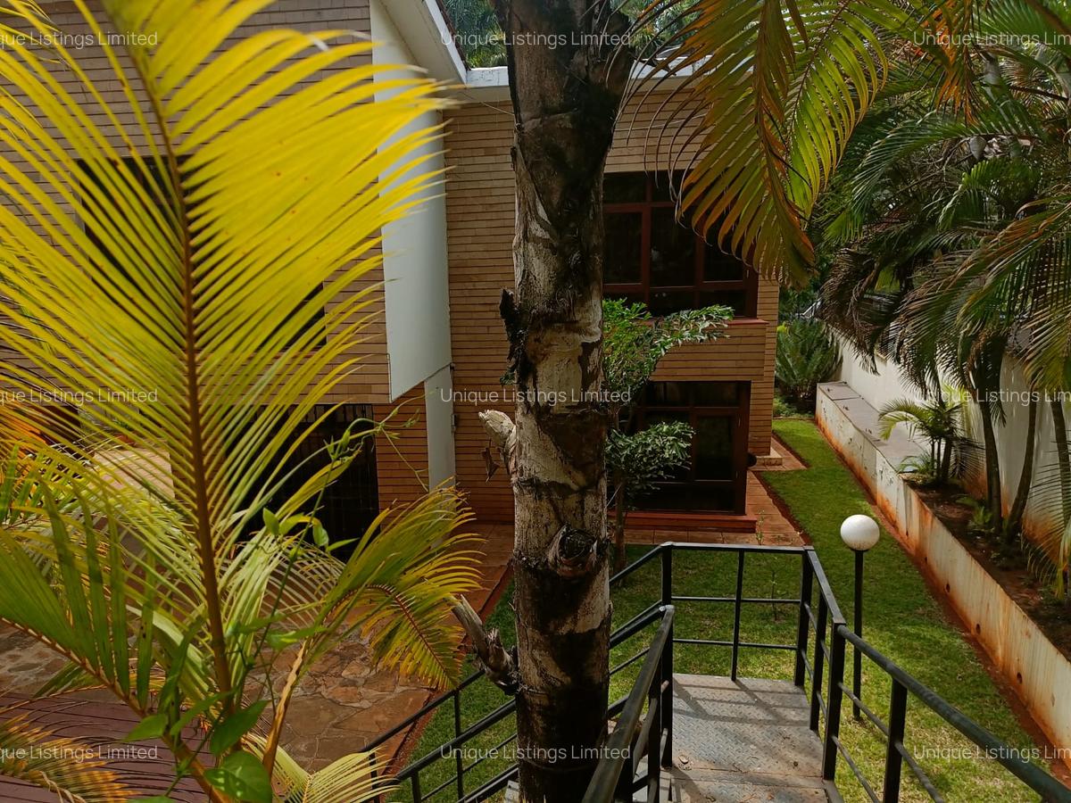 2 Bed Villa with En Suite in Hill View - 12