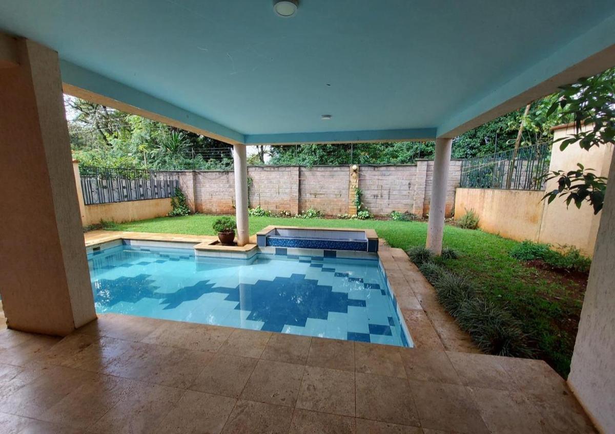 5 Bed Townhouse with En Suite at Lavington - 5