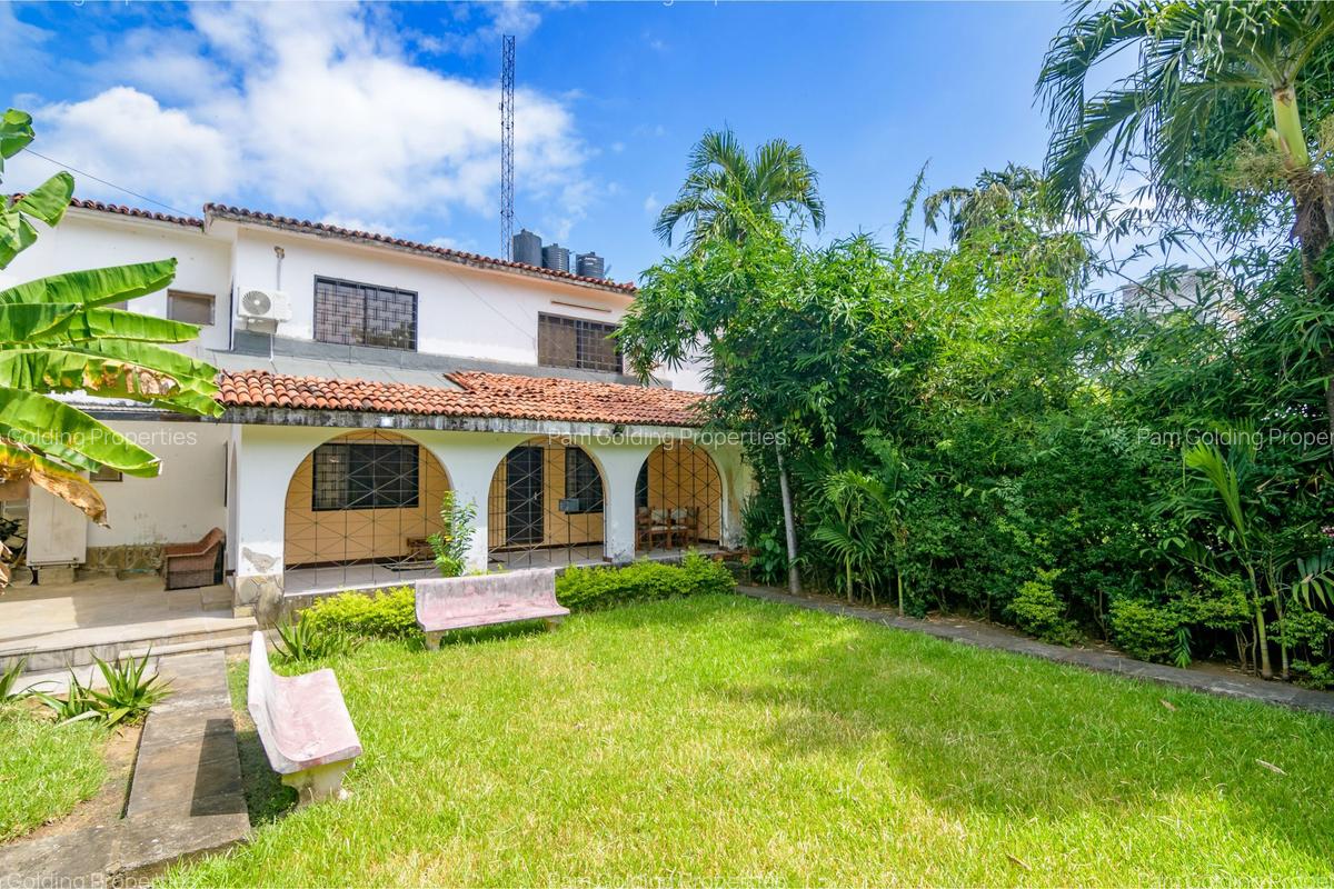 5 Bed Townhouse with Garden in Nyali Area - 19