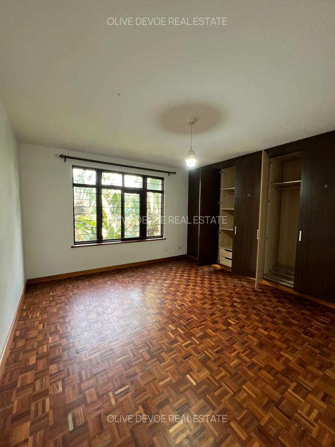 5 Bed Townhouse with En Suite in Lavington - 11