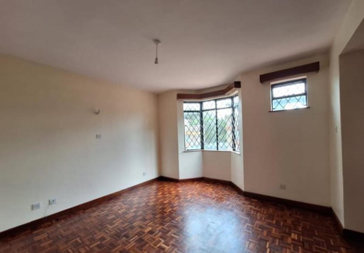 4 Bed Townhouse with En Suite in Lavington - 10