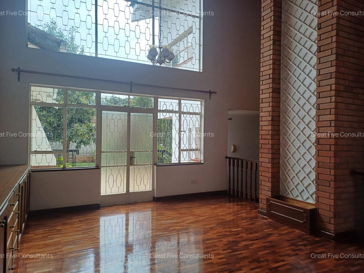 5 Bed Villa with En Suite in Runda - 10