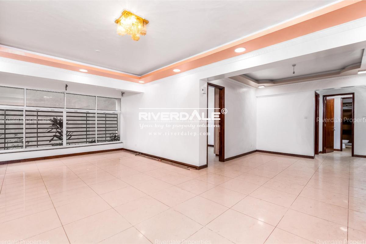 4 Bed Apartment with En Suite in Parklands - 1