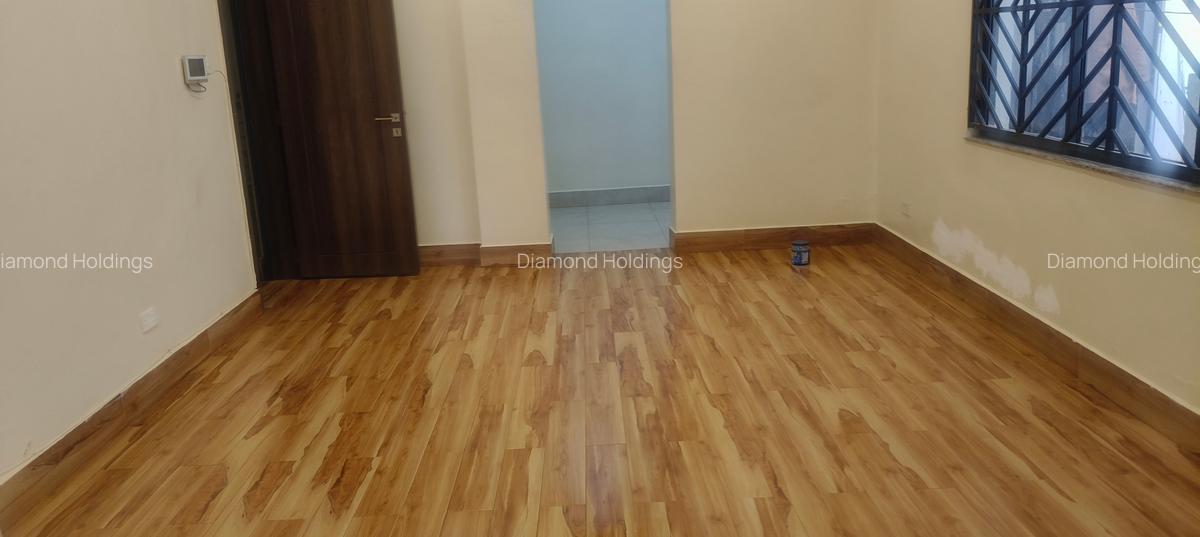 1 Bed Apartment with En Suite at Parklands - 5