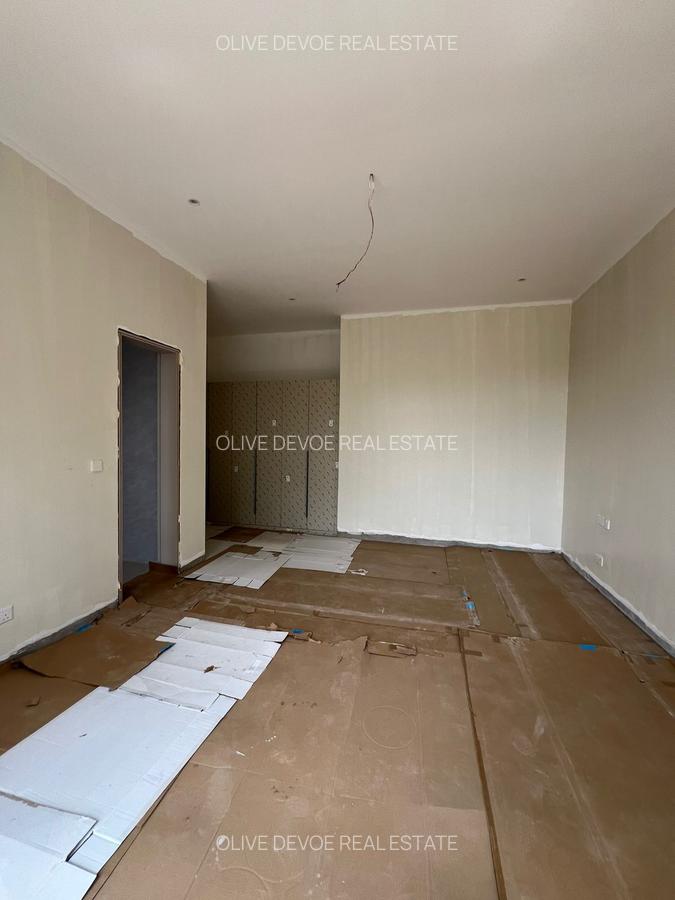 6 Bed Townhouse with En Suite in Lavington - 5