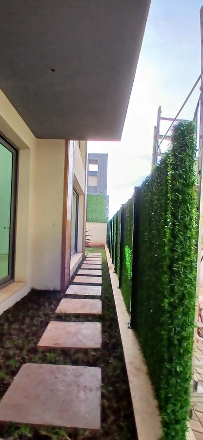 5 Bed Townhouse with En Suite at Chalbi Drive - 6