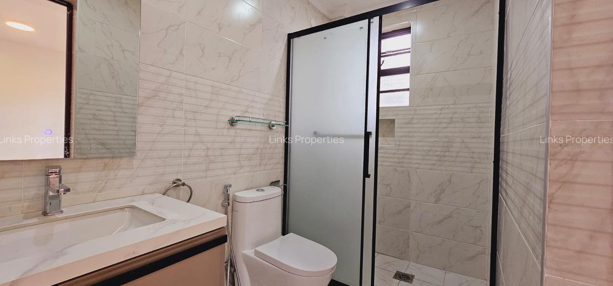 5 Bed Townhouse with En Suite at Kerarapon Road - 7